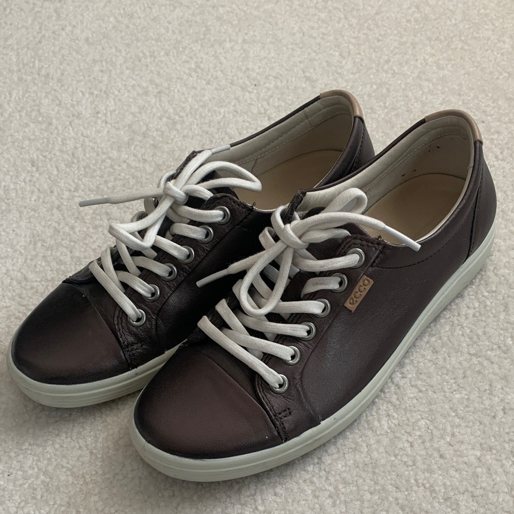 ECCO Women’s Brown Leather walking Sneakers EU 37 / US 6.5 Excellent